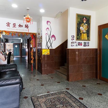 Reddoorz Near Aljunied Mrt Hotel Singapore Eksteriør billede