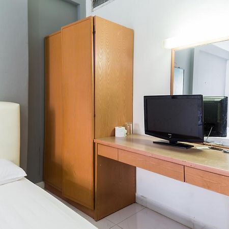 Reddoorz Near Aljunied Mrt Hotel Singapore Eksteriør billede