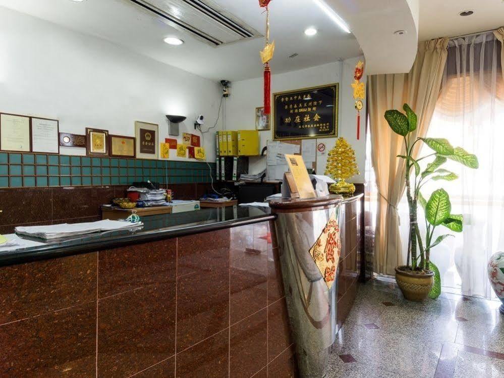 Reddoorz Near Aljunied Mrt Hotel Singapore Eksteriør billede